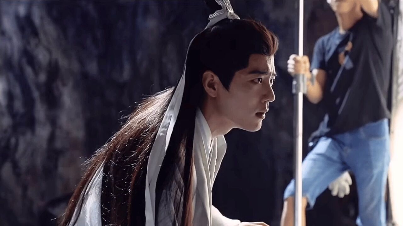 肖战时影# #肖战玉骨遥# 强大勇敢果决的时影!