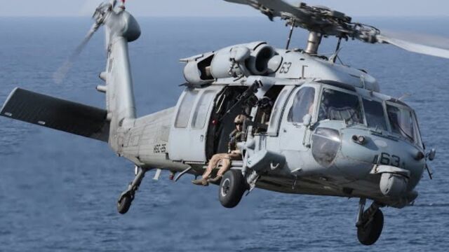 美国航母主力舰载直升机:MH60S“骑士鹰”(海鹰)多用途海军直升机!