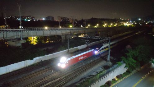 HXD1D牵引CR400BF-J南京站开