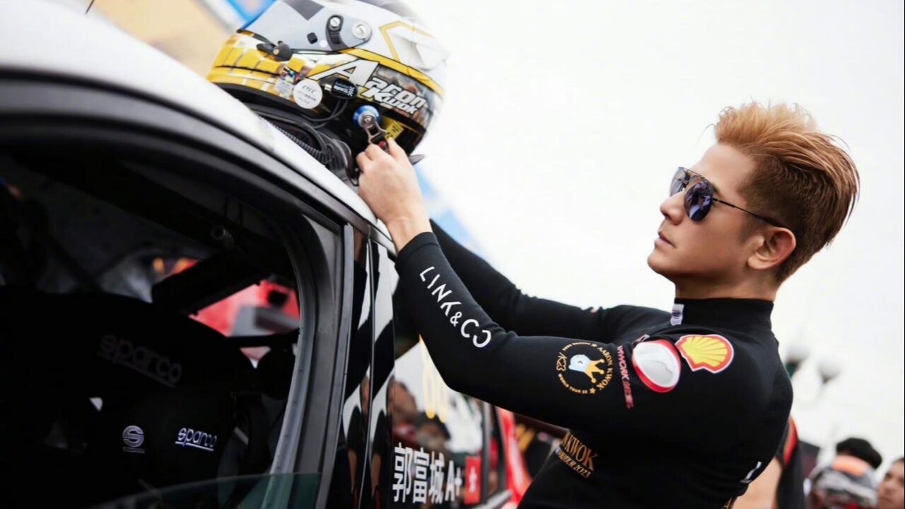 突发!郭富城在澳门赛车中失控撞车,遗憾退赛!