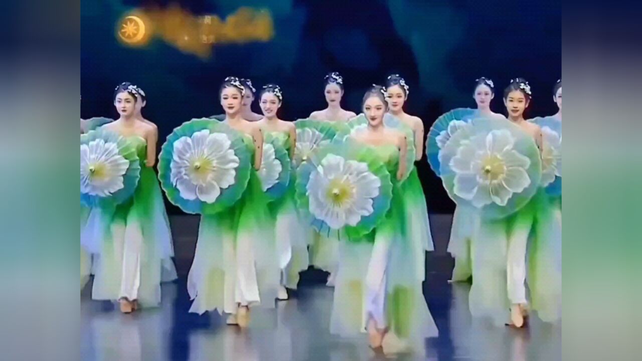 恒大歌舞团春晚舞蹈《茉莉》，绝美国风，不愧为国内顶级歌舞团！_高清