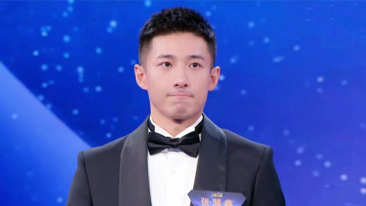 90后主持人张慧鑫火出圈主持人大赛两次高分晋级能说会唱颜值高