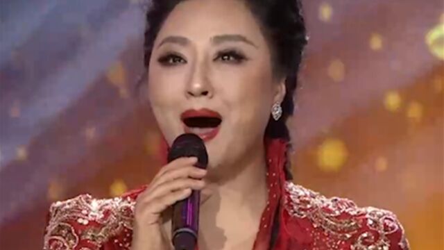 周晓琳嘹亮演唱《再见吧妈妈》,让音符见证对母爱的深情与怀念!