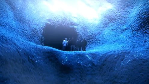 几万米的深坑里竟然别有洞天
