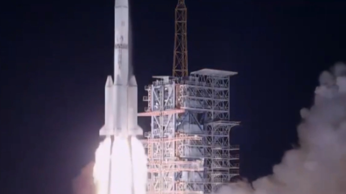 2018年12月23日,一道烈焰划破夜空,嫦娥四号探测器发射升空!