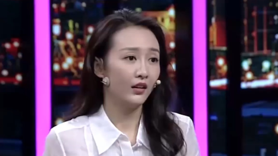 王鸥跨年夜时拍摄《欢喜密探》,打戏中受伤,还在坚持