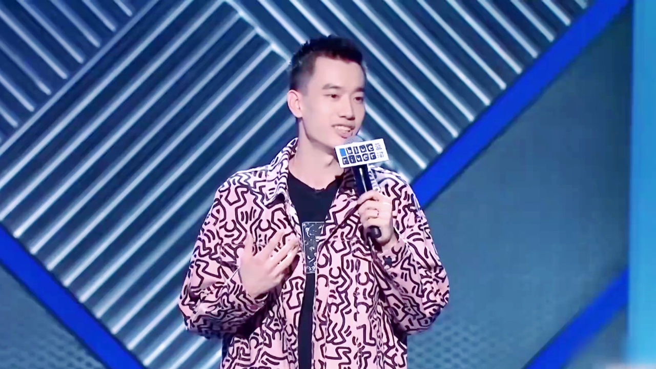 爆梗脱口秀丨脆皮大学生既视感!庞博去健身简直演我