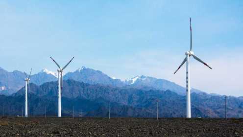 开发风能资源 新疆达坂城风力发电厂成旅游新景点