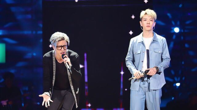 薛之谦王栎鑫兄弟合唱《等我回家》,满眼都是两人的深情