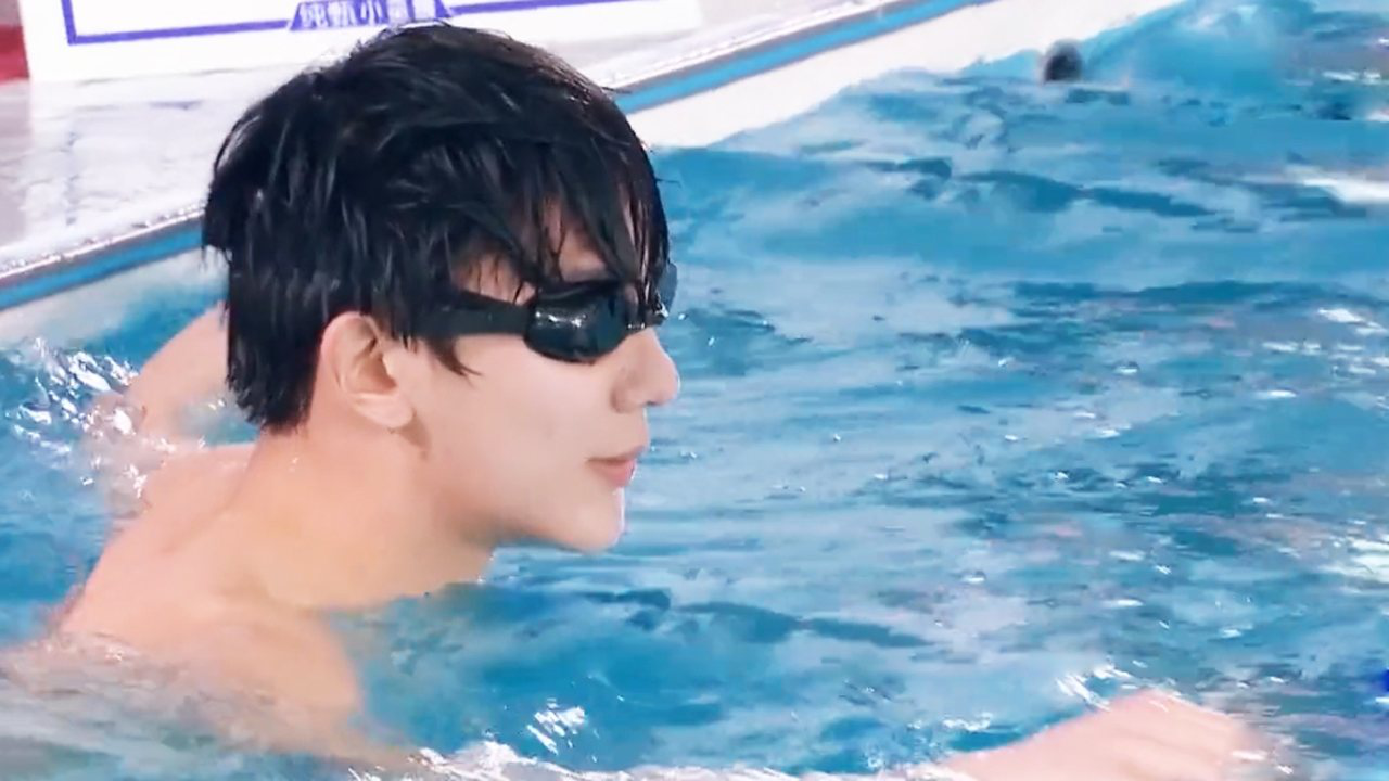夏之光"溺水"式游泳笑到飙泪