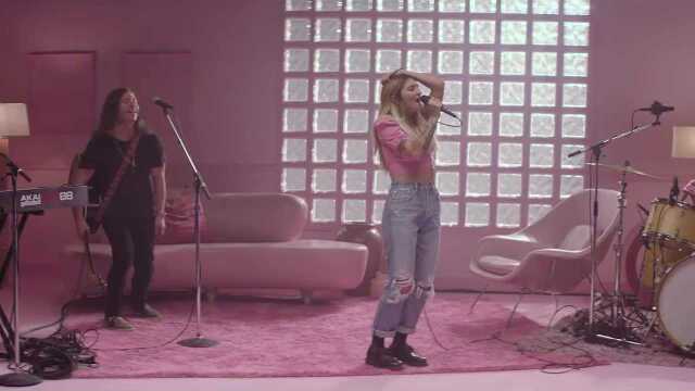 Julia Michaels  Uh Huh (Stripped) (Vevo LIFT)