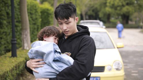 《放开我北鼻 精编版》第3季第2期: 黄景瑜喵喵牵手手哄睡觉暖哭