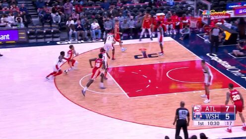 《NBA全场集锦》心有灵犀一点通 特雷杨高抛连线卡佩拉空接上篮