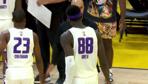 《NBA全场集锦》禁区予取予求 凯塔无视防守强势上篮打成2+1