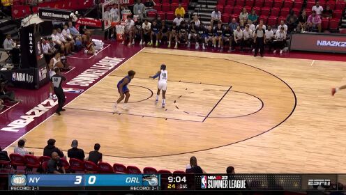 《NBA全场集锦》开场就炸裂 希姆斯亨特麦克布莱德接连送上暴扣