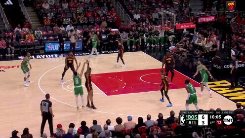 《NBA全场集锦》你来我往互不相让！怀特与穆雷三分对飚剑拔弩张