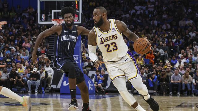 詹姆斯vs魔术集锦 全场拿下24分 收获全队最高正负值