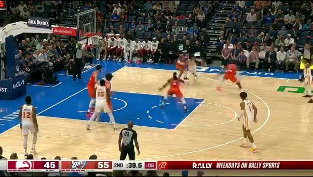 NBA常规赛：老鹰vs雷霆第2节英文原声回放