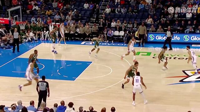 NBA：太恐怖！利拉德撤步后仰遭霍姆格伦大帽
