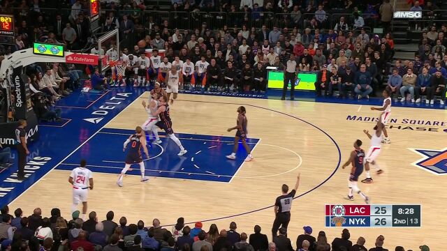 打出高效命中率 哈登中投三分连续命中信手拈来