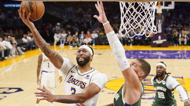 戴维斯vs雄鹿集锦 全场16+7+5攻防两端展示绝对球星实力