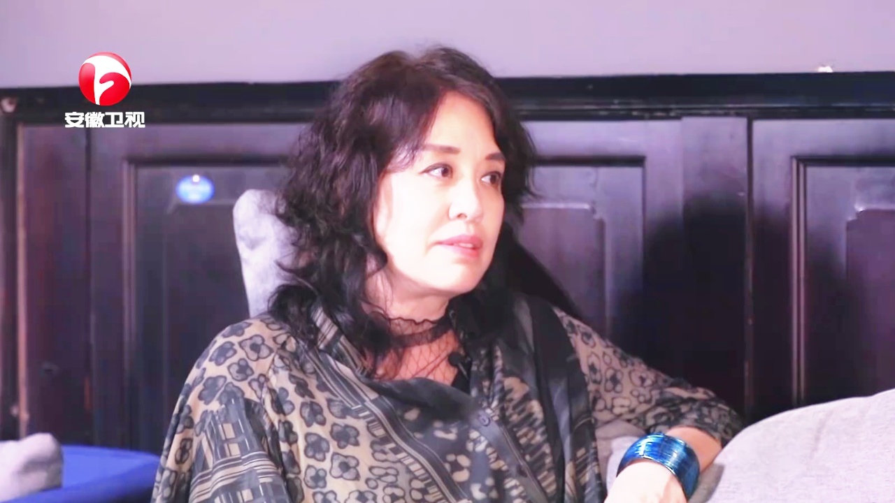 诗中国 第2季丨女诗人翟永明辞职开"白夜酒吧",人生态度好豁达