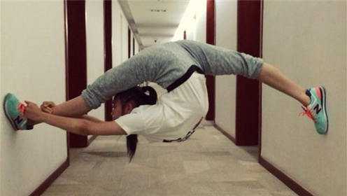 内容简介笑笑兔美女出糗大集合2.