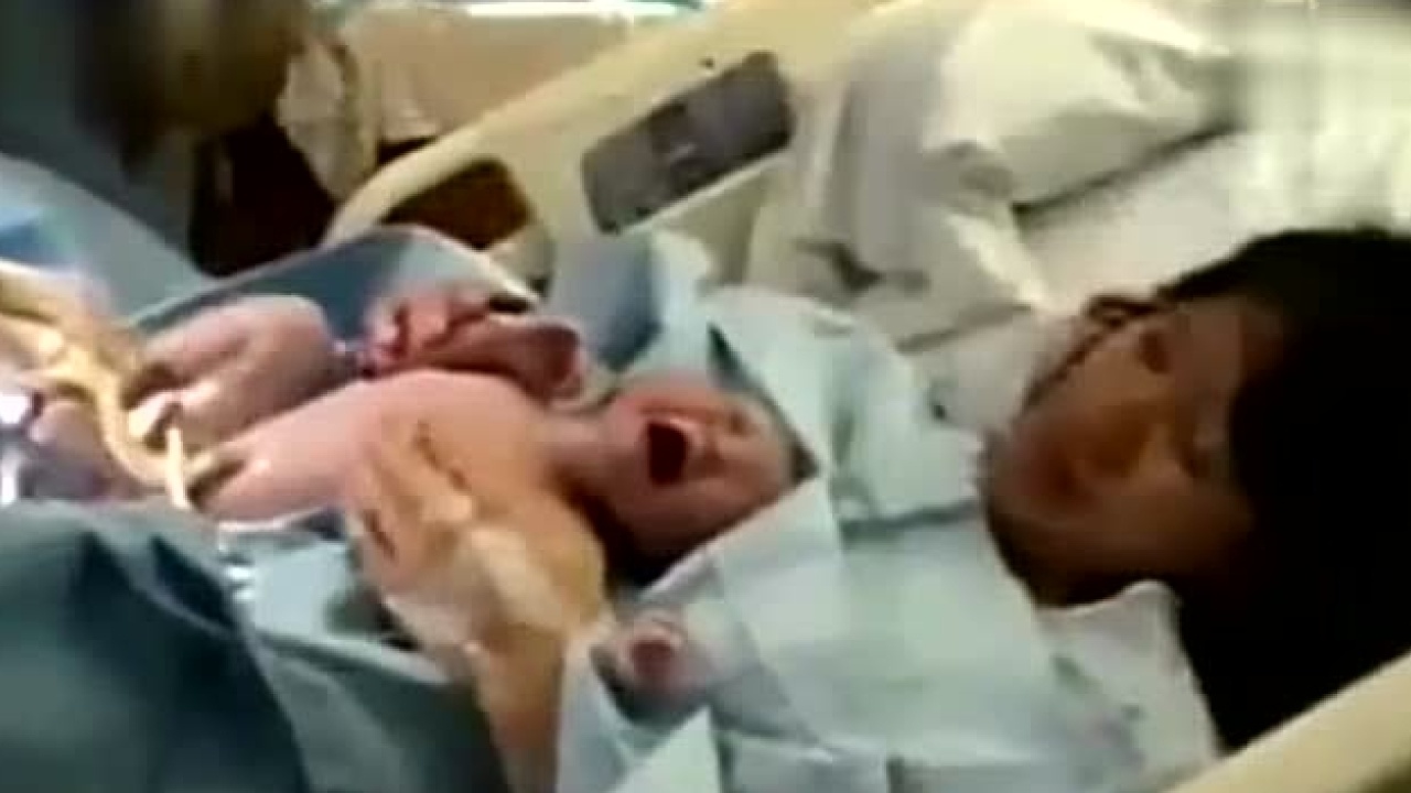 生孩子顺产真实视频美国孕妇分娩视频_高清