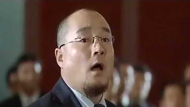 帅哥在拍卖会向美女表白众人惊呆