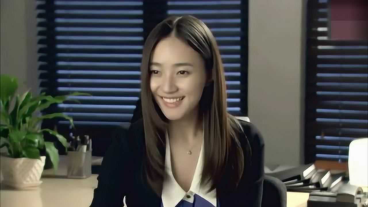 老板和美女员工在办公室里干那事儿，闹钟突然响了_高清