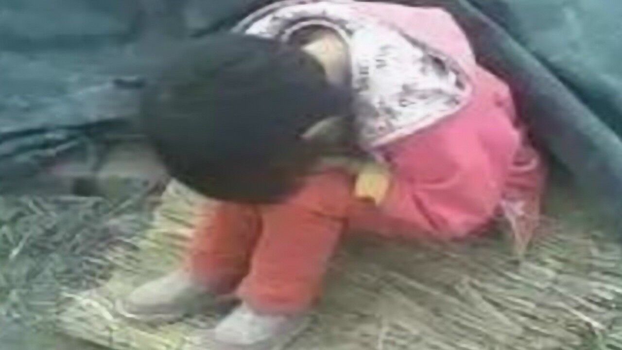 12岁幼女被两名网友杀害造成悲剧！_腾讯视频
