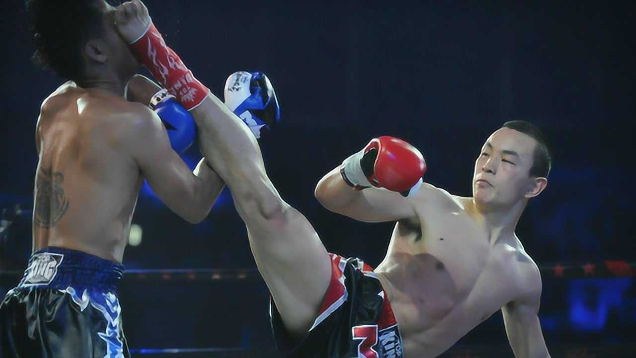 功夫搏击中华悍将铁英华跳膝ko外国拳手被打掉两颗门牙