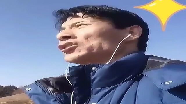 棉袄姥爷爆红网络他能把每首歌都唱出自己的风格人称烟灰嗓