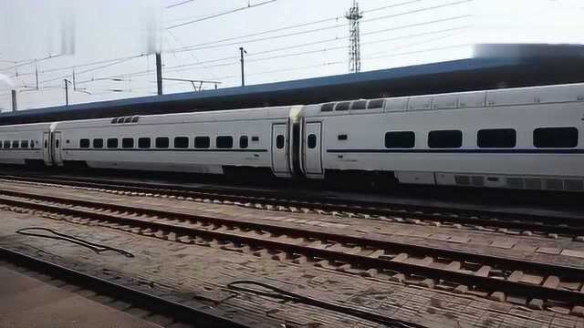 d34次和g2603次同时进山海关站