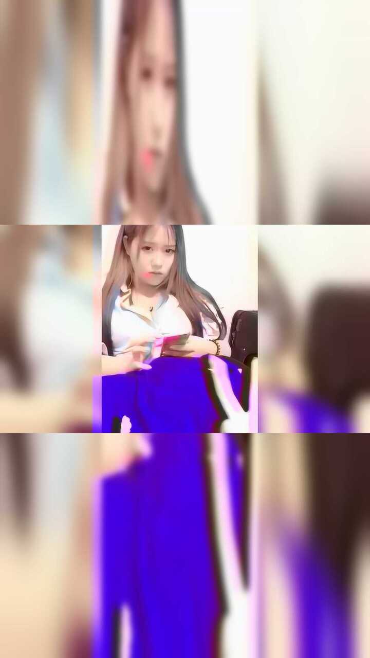 女生在睡觉，男子竟然用剪刀偷偷把女生衣服给剪开，这下玩大了_高清