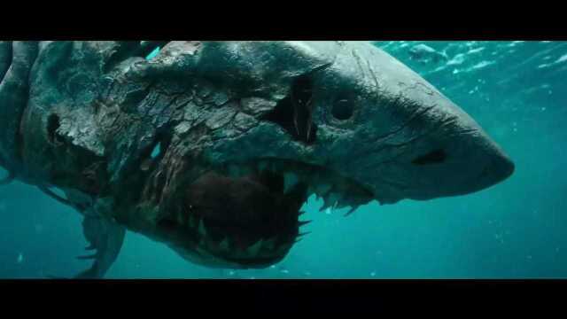 好莱坞重磅科幻动作经典电影-被诅咒的僵尸鲨鱼,疯了一样