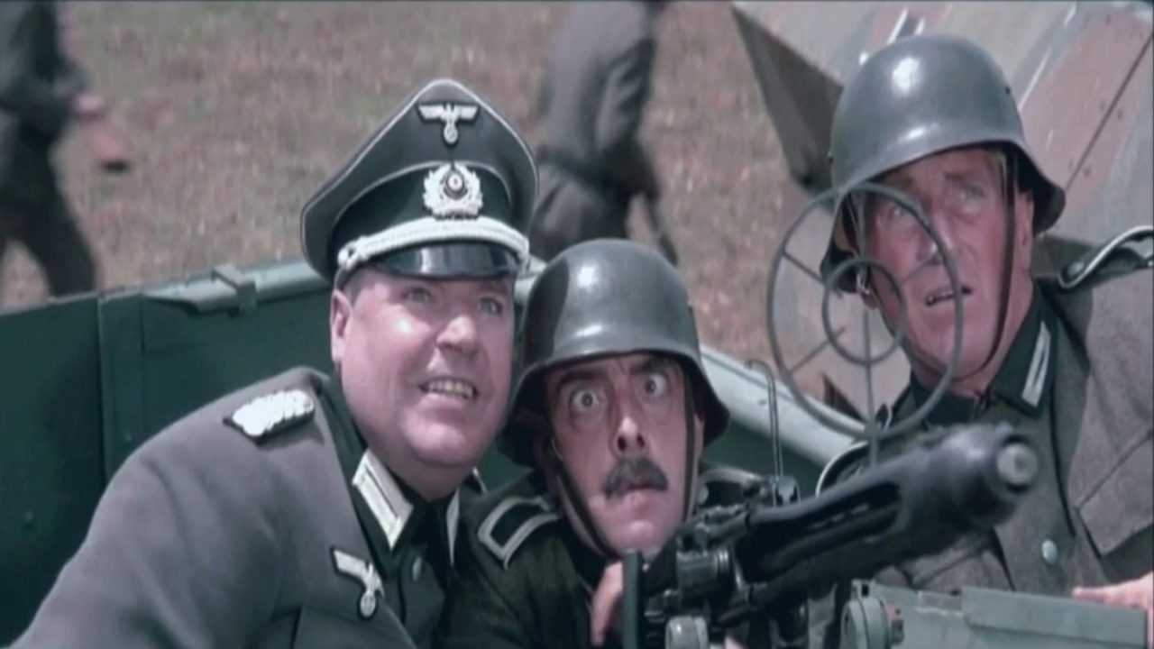 电影幕后喵09:16喜剧电影:男子开车自驾游,不料被走私犯利