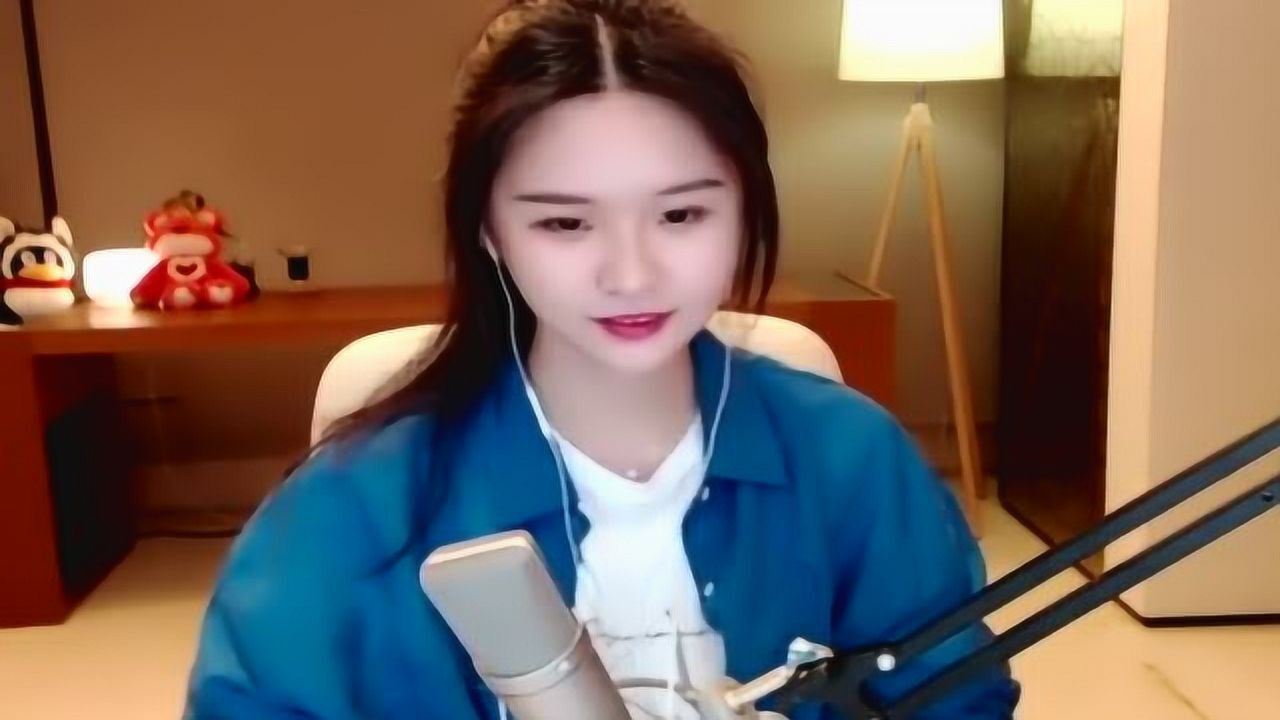 阿冷的这身穿着被问你是富士康的厂花阿冷吗