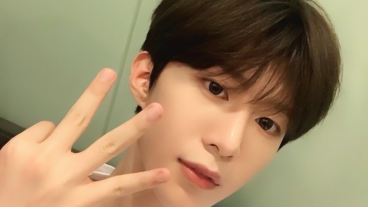 范丞丞尤长靖演绎胸口碎气球,原谅我再一次笑出声!丞丞看了想打人