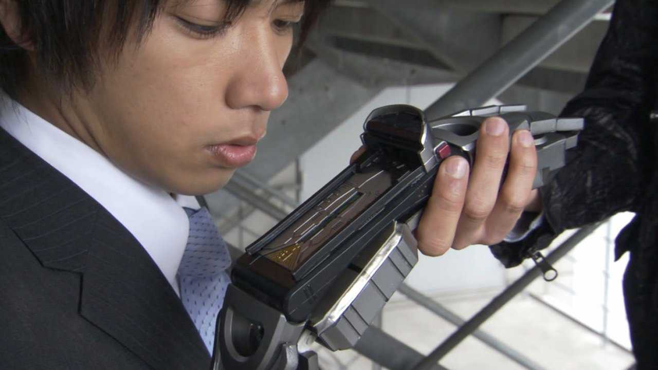 假面骑士kabuto腰带居然自动修复好了有人知道为什么吗