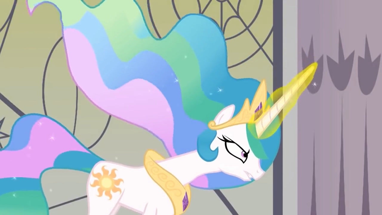 小马宝莉紫悦公主夺走了宇宙公主的翅膀结果被关到了星星上