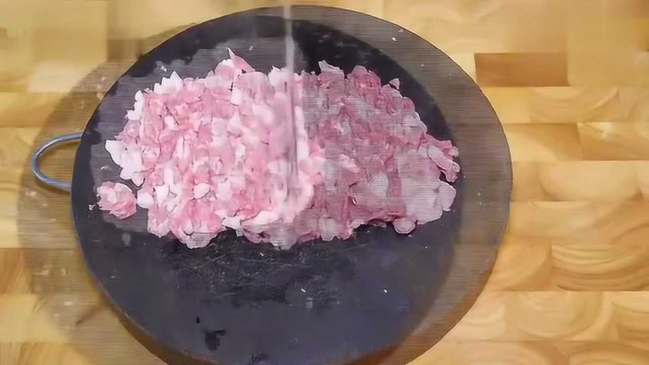 美女教你切肉剁肉沫,这样会做菜的女孩娶回家_高清1080P在线观看平台_腾讯视频