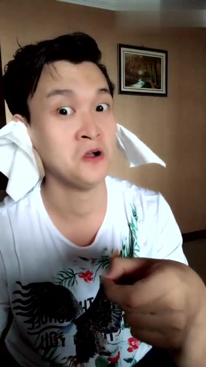 小沈龙重新演绎爆笑脱口秀,这造型真奇葩,魔性的小表情太逗了!