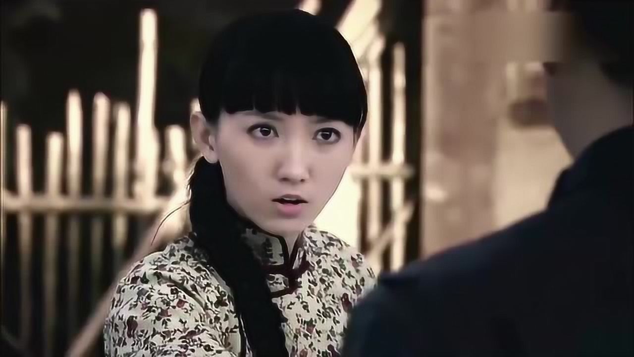 女特务身份暴露还想趁机逃跑,直接被女狙击手一枪击毙,真解气