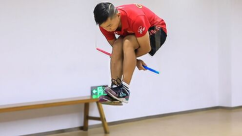 全世界跳绳最厉害的大神齐聚上海，17岁重庆少年最快一秒能跳8下
