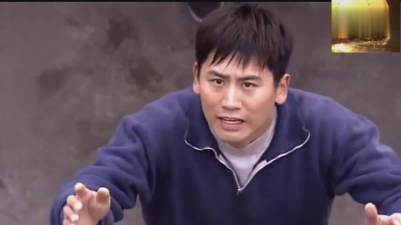 二叔尔秋从房顶跳下来,二叔接住了她,二叔不能没有她