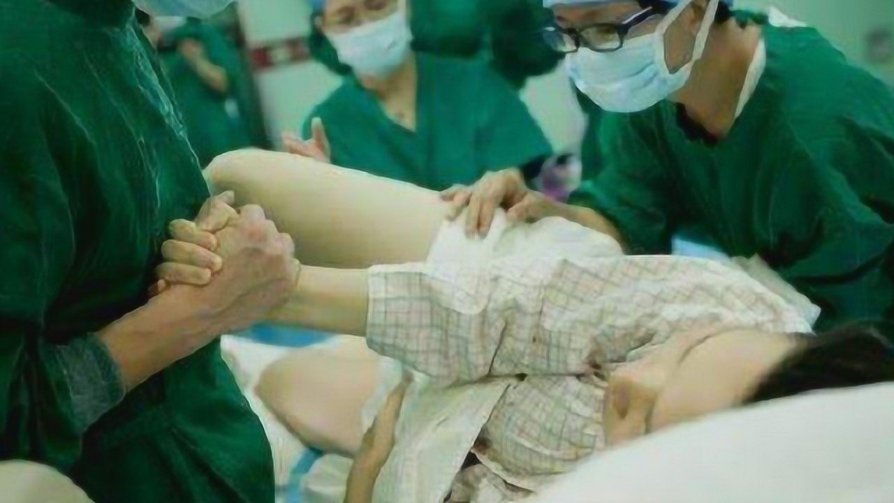 孕妇分娩前内检和肛检，遇到男医生的“一阳指”，真是尴尬又痛苦啊！_腾讯视频