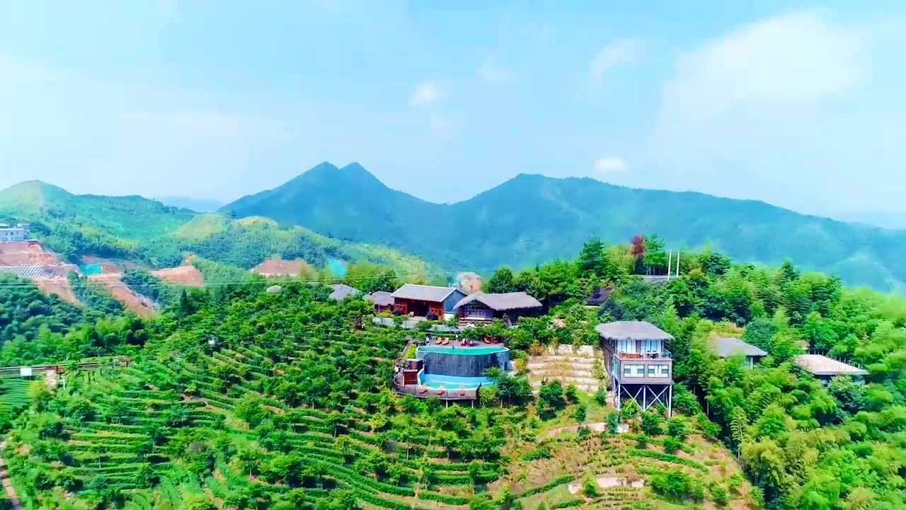 虔心小镇无边泳池