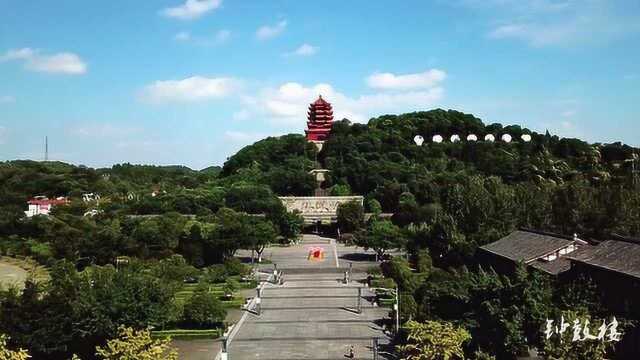 钟鼓楼与东湖山 古楼与山水的邂逅