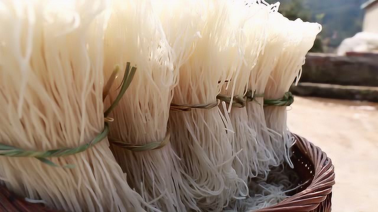 福建龙岩苏坂鱼粉的做法